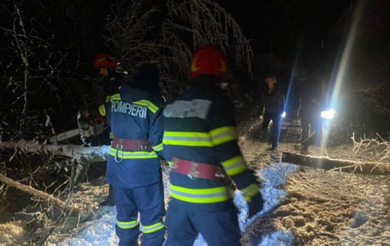 Pană majoră de curent în Argeș. 122 de localități din toată țara au rămas în beznă, după căderile masive de zăpadă