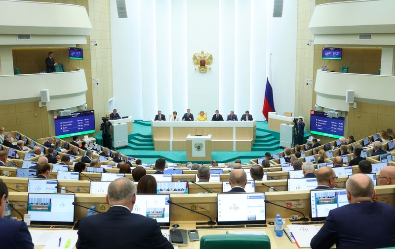 Vladimir Putin a promulgat legea care interzice schimbarea de sex în Rusia