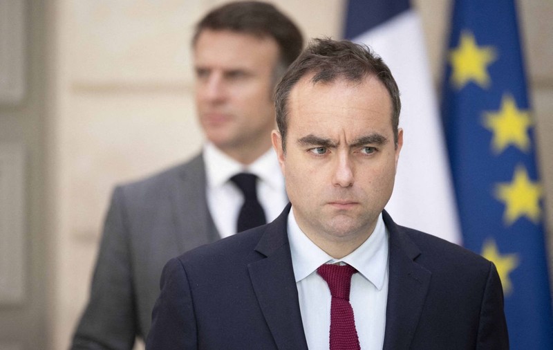 Macron îi cere lui Sébastien Lecornu să mai rămână în funcție 48 de ore, după ce acesta a demisionat plângându-se că sunt prea multe „egouri”