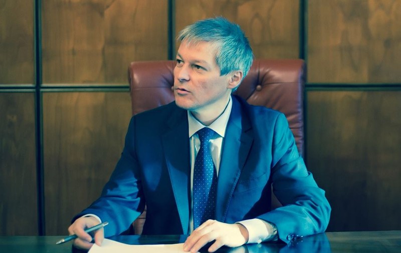 Premierul Dacian Cioloş i-a vizitat pe răniţii din Colectiv internaţi în Belgia: "Câțiva dintre ei se simt mai bine"