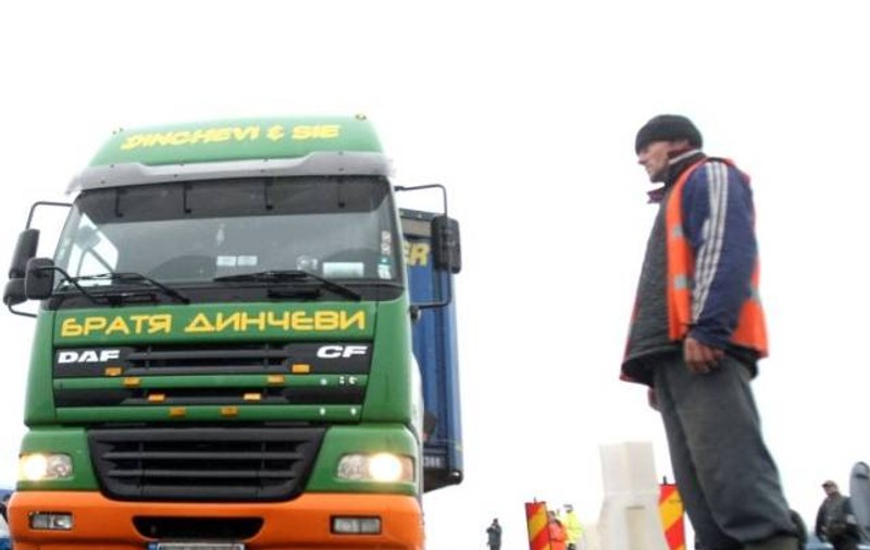 Supraacciza a “umflat” contractul CFR pentru carburanți.  Compania a pătit cu un milion de euro mai mult pentru motorina locomotivelor