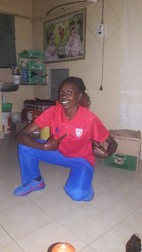 Stella s-a pozat în casa ei din Iten, Kenya, în echipamentul Steaua
