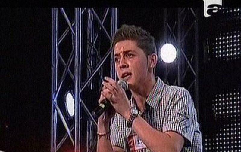 A dezamăgit juriul de la X Factor, dar a câștigat dreptul de a merge mai departe