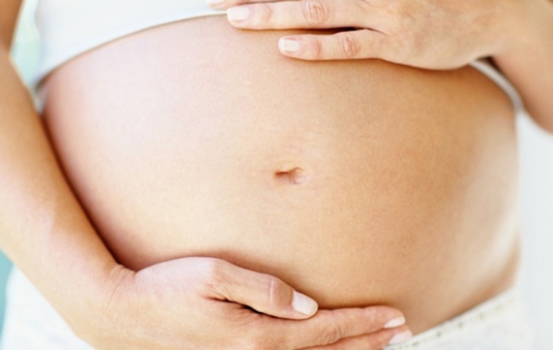 Eşti însărcinată şi vrei să pleci în vacanţă? Vezi riscurile la care te supui
