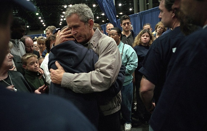 Imagini de colecție cu George W. Bush după atentatele teroriste din 11 septembrie 2001
