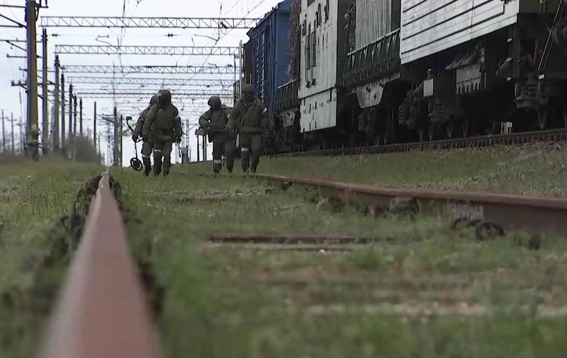 „Răzbunarea noastră va fi crudă!” Partizanii din Crimeea amenință armata lui Putin și distrug rutele de aprovizionare cu armament