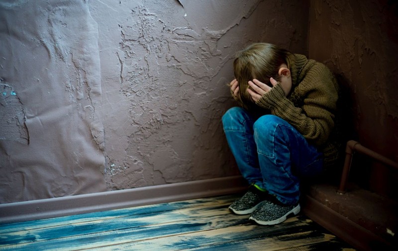 Anchetă de amploare. Doi soţi din Maramureș, acuzaţi că ar fi agresat sexual un băieţel de care aveau grijă în Italia