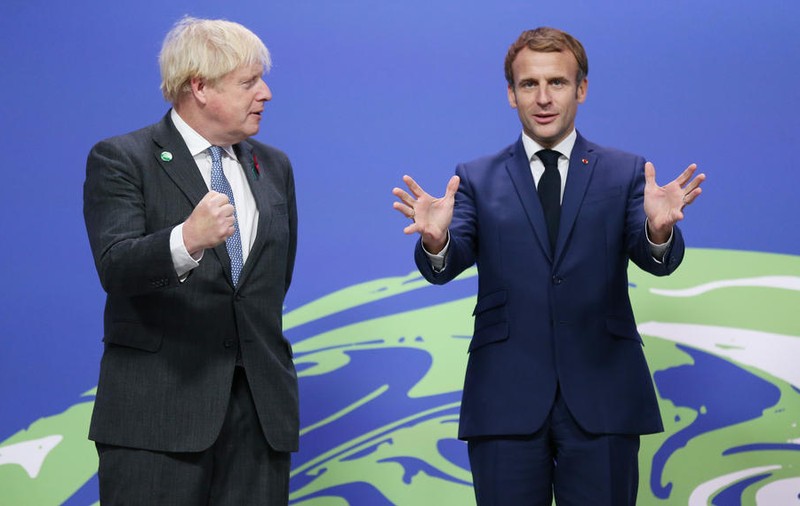 Macron l-a numit „clovn” pe Boris Johnson într-o discuție privată. „Este mereu același circ”