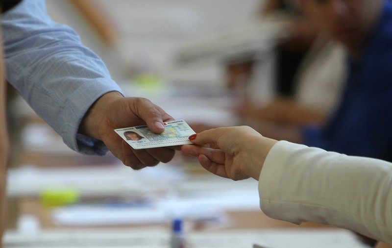 Eliberarea documentelor de identitate a ajuns să întârzie săptămâni întregi. De ce?