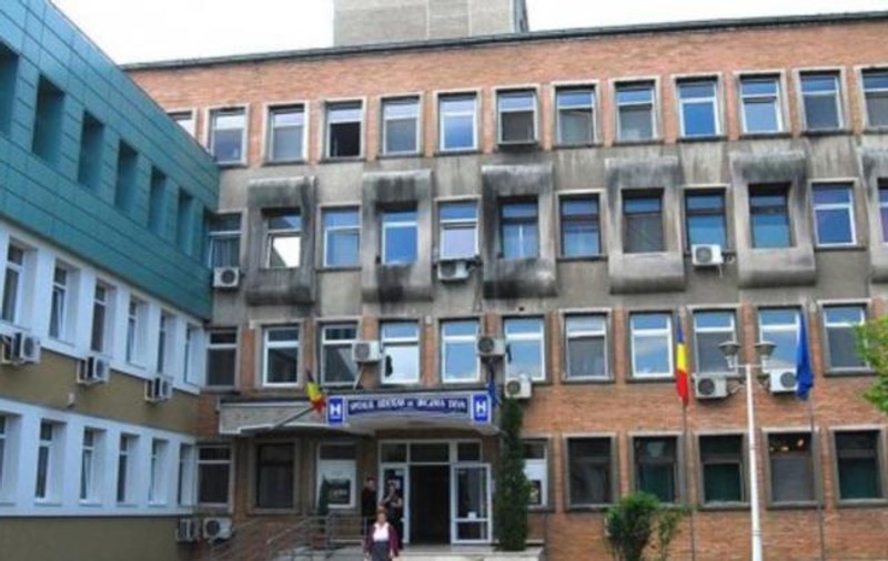 Spitalul din Deva, în carantină. Nimeni nu intră și nu iese timp de 14 zile. Cinci cadre medicale și 13 pacienți sunt infectați
