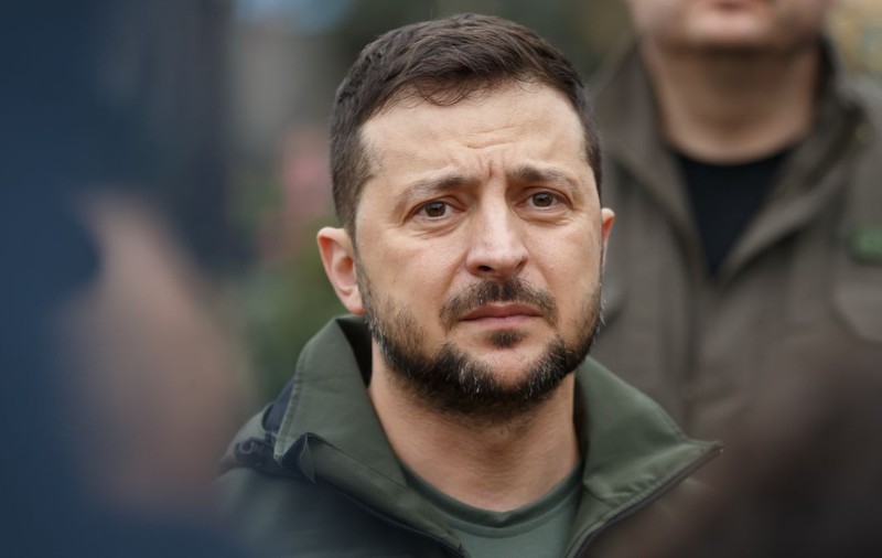 Volodimir Zelenski, prins între două forțe: un război care nu se termină și o Americă tot mai imprevizibilă. Mărturiile lui Simon Schuster, autorul celebrei biografii a liderului ucrainean