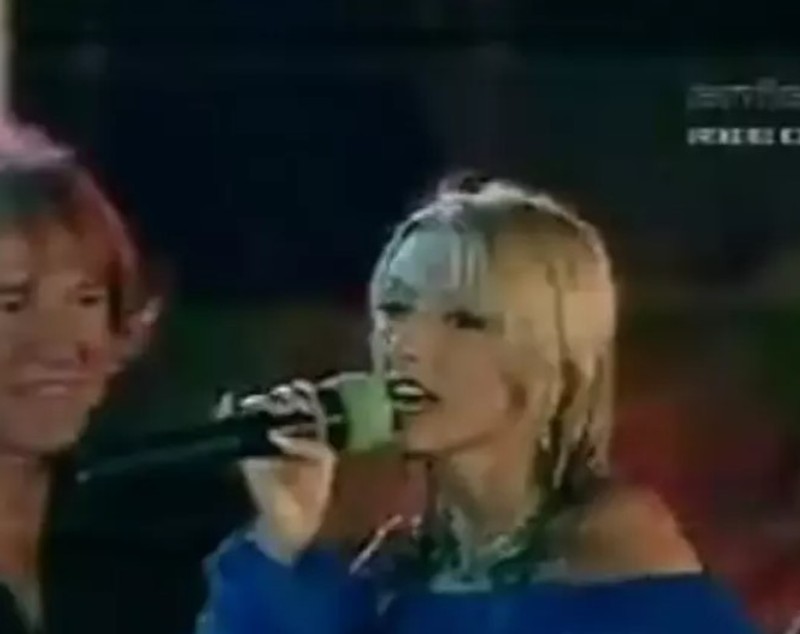 Momentul în care Andreea Bălan a fost împinsă în piscină de Elena Cârstea, în direct, la TV. Artista nu a uitat incidentul stânjenitor