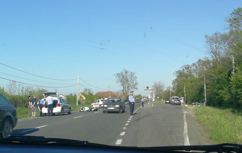Un motociclist a murit lângă Timişoara, din cauza unei șoferițe neatente
