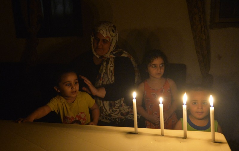 2-3 ore de curent electric pe zi. Așa trăiesc locuitorii din Liban, o țară lovită de criza energetică