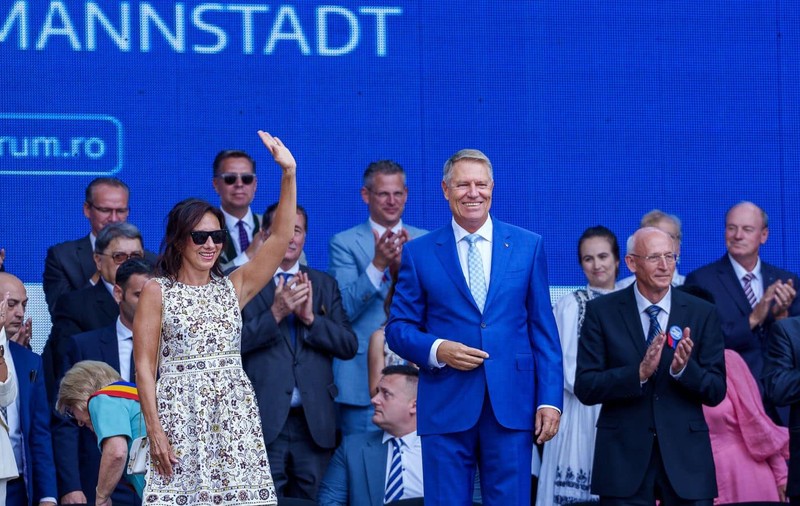 PNL și PSD se spală pe mâini de vila lui Iohannis. Festivalul ipocriziei a venit după cel al slugărniciei