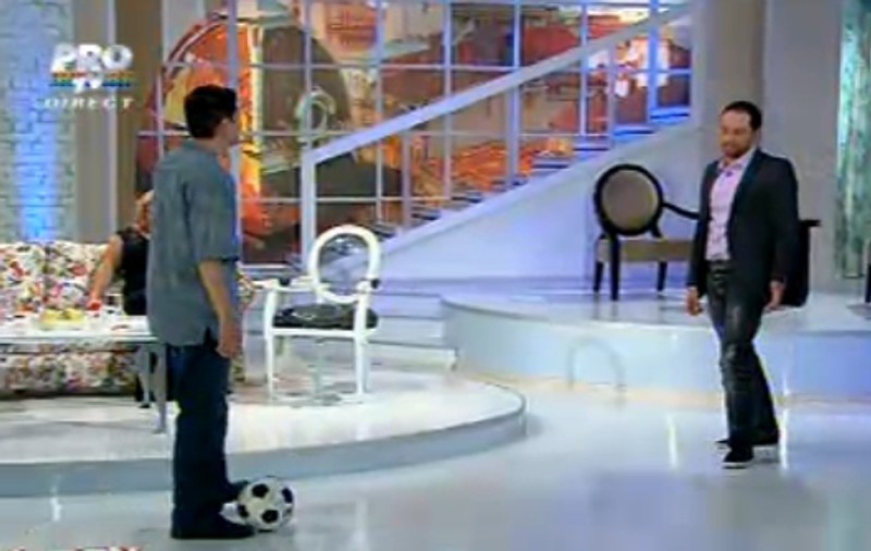 Thomas Beatie a jucat fotbal cu Măruţă, în platou