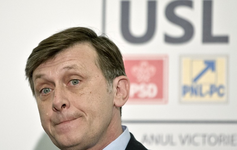 Crin Antonescu, după ce Ciolacu și Simonis au spus că PSD i-a dat voturi lui George Simion: „Dacă nu glumeau, e trist”