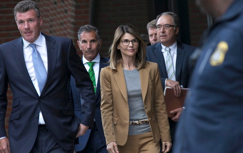 Actrița Lori Loughlin a ieșit din închisoare după două luni. Ce este obligată să facă după eliberare