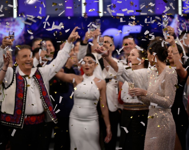 Karmen Minune și Mădălin Ionescu dau startul programului de Revelion la Antena Stars. Cine vor fi invitații lor