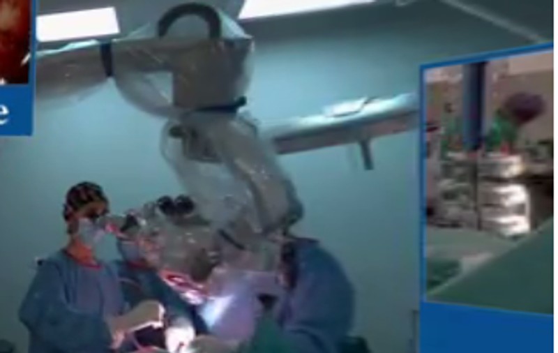 VIDEO/ Prima operație pe creier transmisă live 360 VR din România