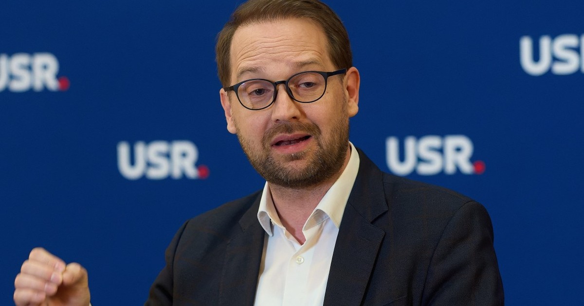 Prim-vicepreşedintele USR, Dominic Fritz, a preluat pe 5 mai preşedinţia interimară a USR, după demisia Elenei Lasconi