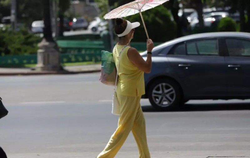 Cod galben de caniculă în șapte județe din România. Harta zonelor în care temperaturile vor fi deosebit de ridicate