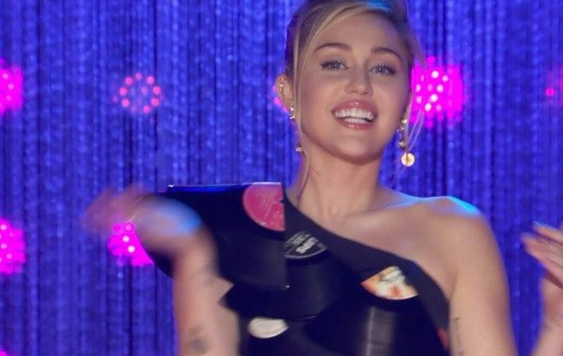 Miley Cyrus, goală pe Instagram. Cum s-a afișat vedeta în fața fanilor de pe internet