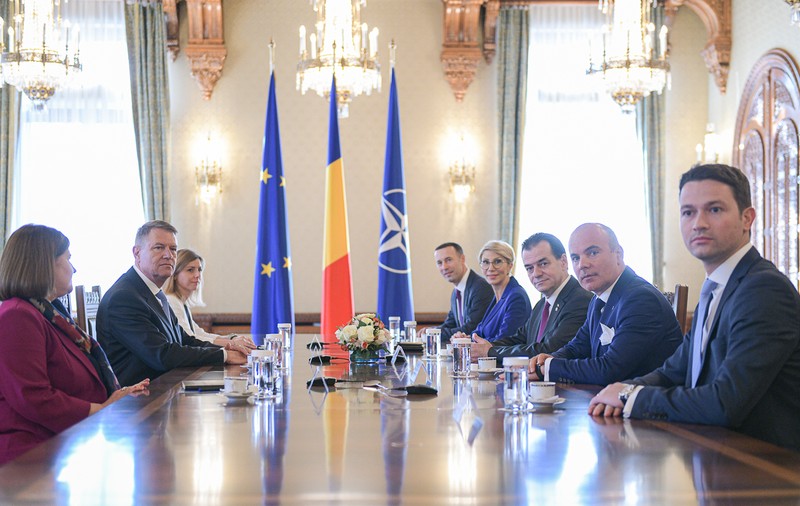 Rezumat al eșecului negocierilor: liberalii le-au spus celorlalți că mai bine merg la slujba de duminică decât să bată apa în piuă!