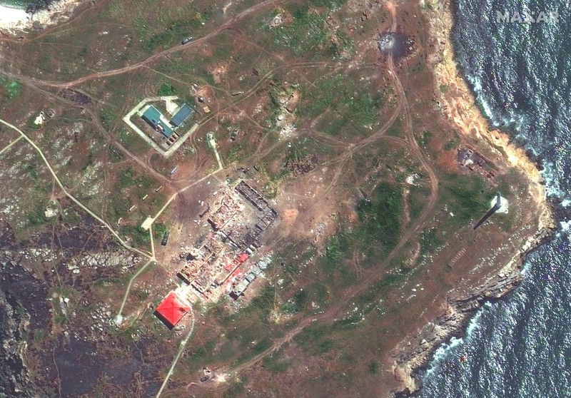 Distrugerile de pe Insula Șerpilor, suprinse din satelit. | Foto: Profimedia