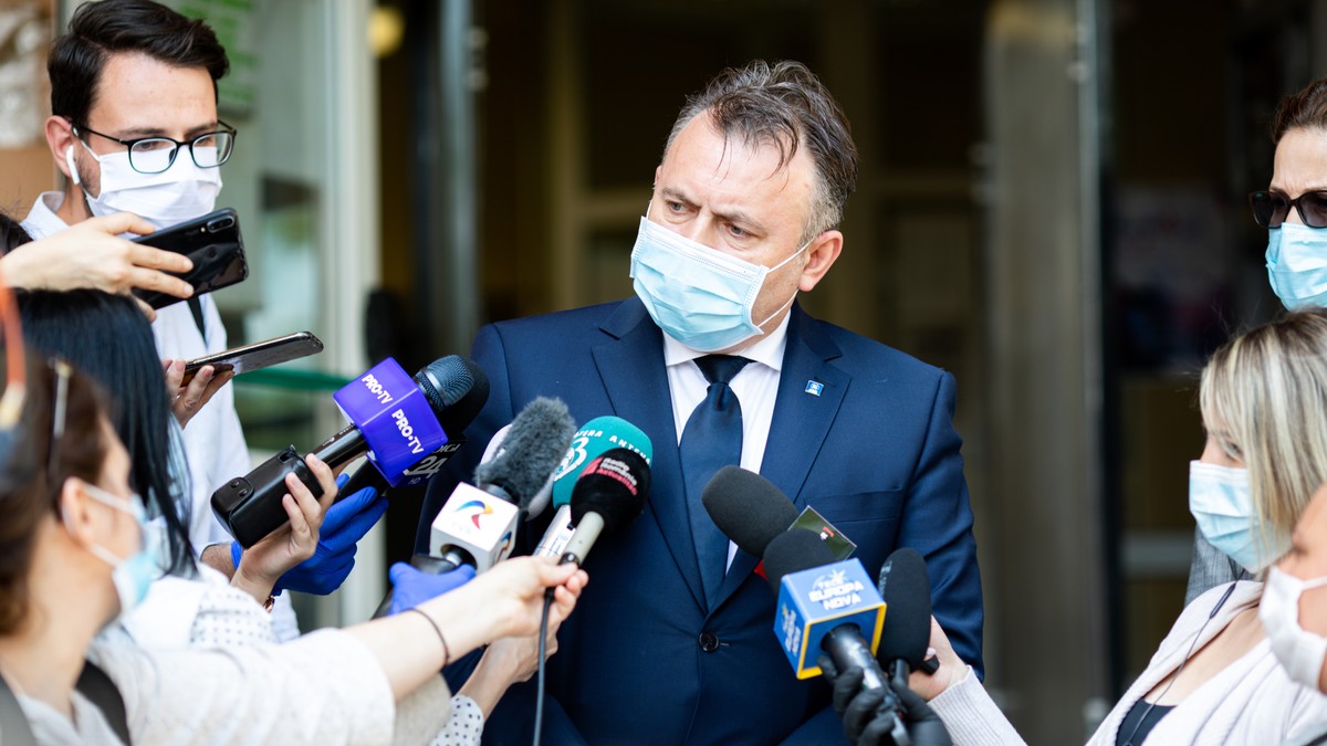 Vizita ministrului Sanatatii, Nelu Tataru, la Spitalul Clinic de Boli Infecțioase si Pneumoftiziologie Dr. Victor Babes din Timisoara, joi, 23 aprilie 2020. SEBASTIAN TATARU / MEDIAFAXFOTO