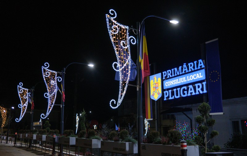 Comuna în care luminițele de Crăciun au costat peste 30.000 de euro. Primar: „Dacă aveam pe ce altceva să-i dau, o făceam”