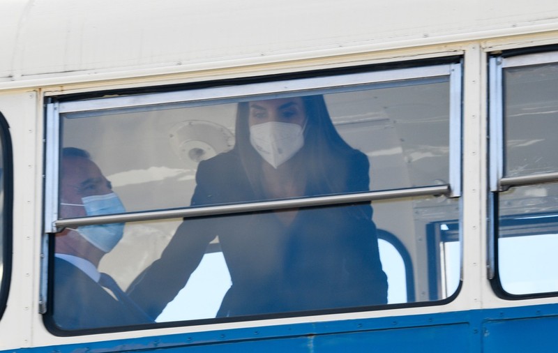 Regii Spaniei, călătorie cu autobuzul prin Madrid