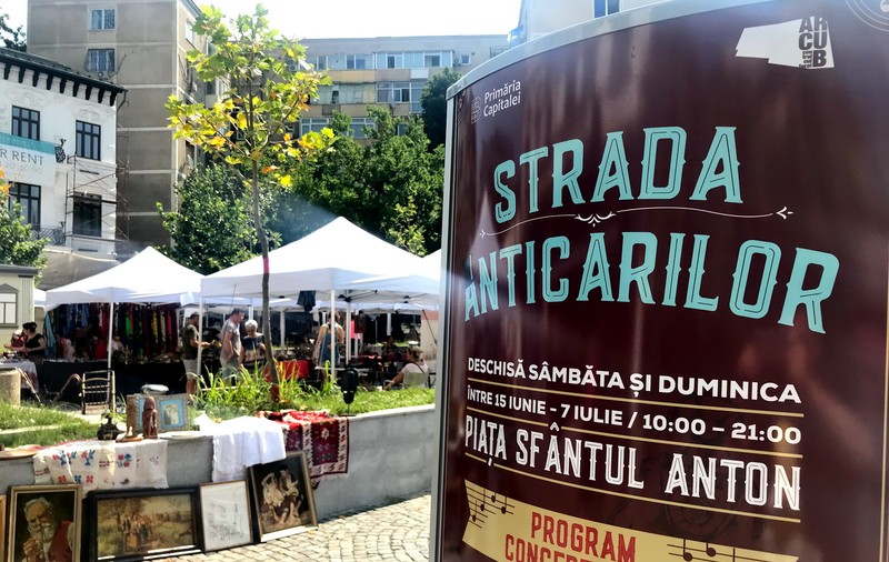GALERIE FOTO | Frumusețea Bucureștiului de altă dată s-a mutat pe "Strada Anticarilor", locul cu atmosfera târgurilor de odinioară