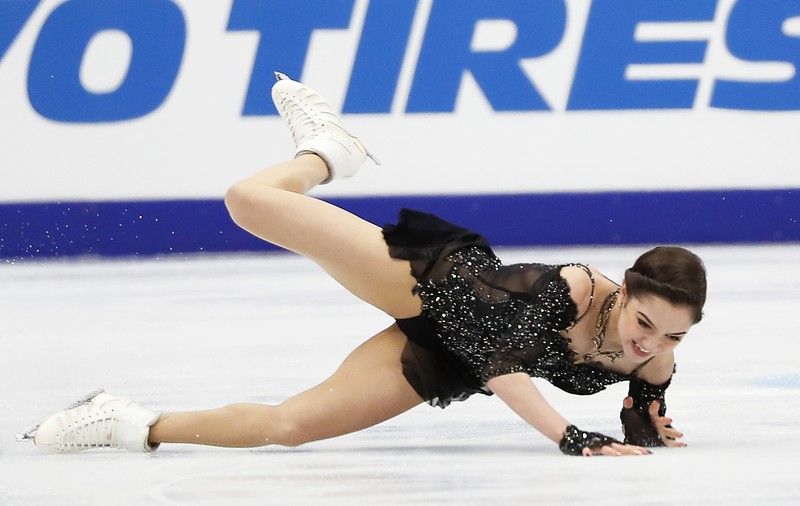 Patinatoarea Evghenia Medvedeva, una dintre favoritele JO 2018, a suferit o fractură la piciorul drept