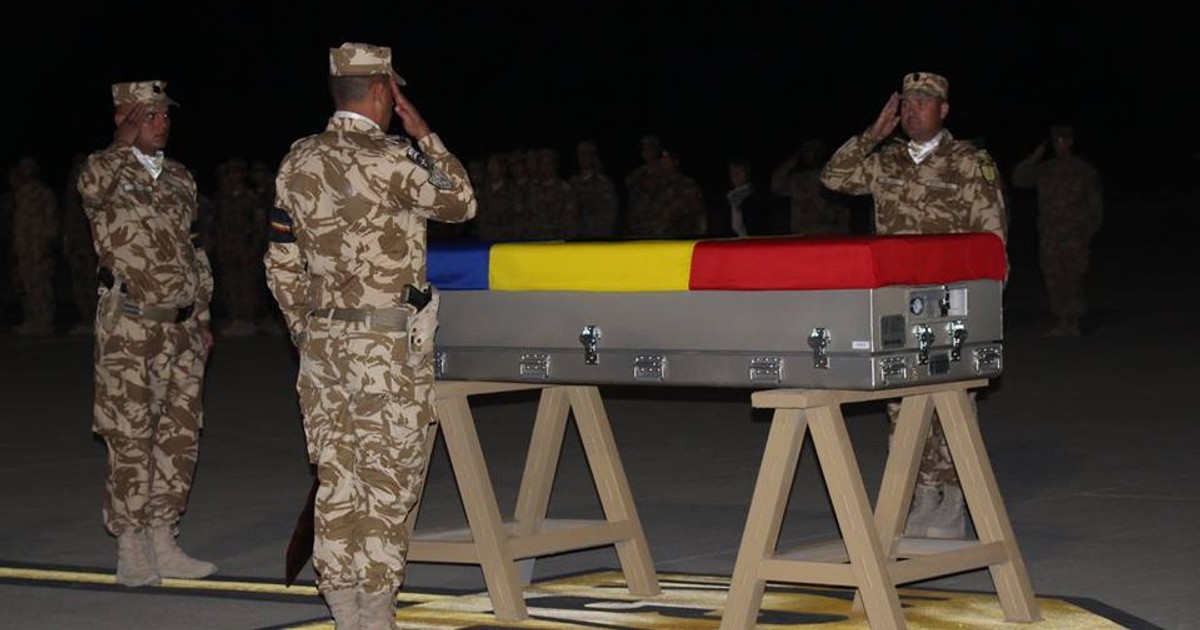 Trupul militarului buzoian Mădălin Stoica, mort în atacul cu maşină capcană, în Afganistan, va fi repatriat luni