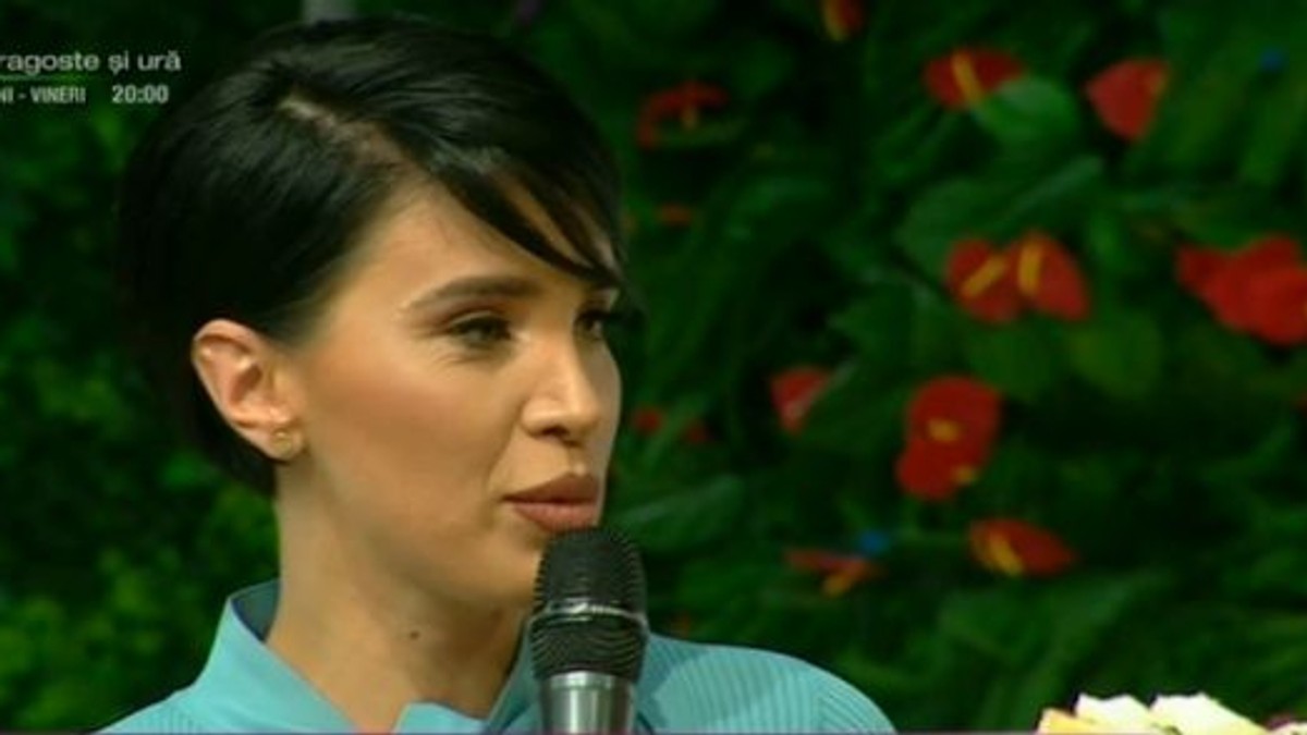 Adelina Pestrițu a decis când își botează fetița. N-a născut încă, dar a stabilit deja