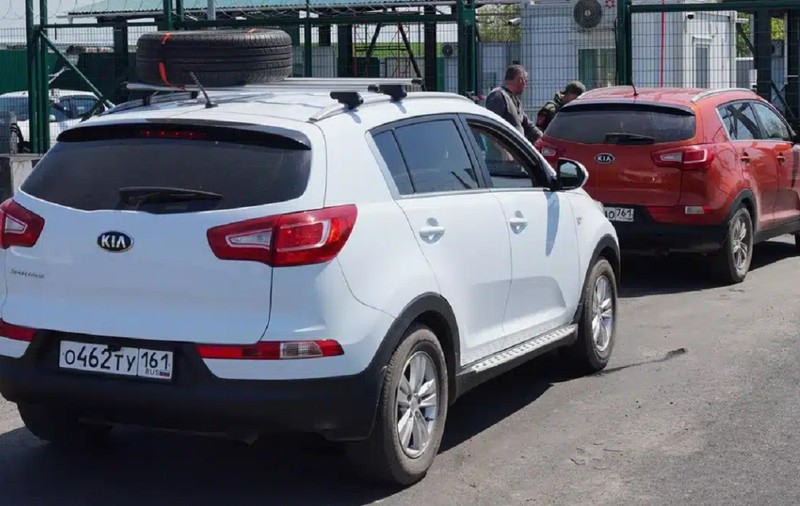 „Până la sfârșitul zilei, oprim intrarea mașinilor rusești în țara noastră”, a anunțat șeful Poliției de Frontieră din Bulgaria