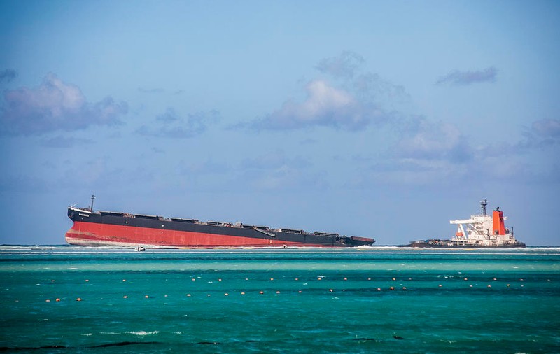 Posibilă cauză a eșuării navei în Mauritius: s-a navigat aproape de țărm, pentru ca oamenii să aibă semnal Wi-Fi mai puternic
