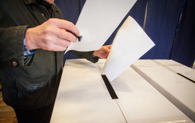 Referendum local în București și alegeri prezidențiale simultan pe 24 noiembrie. Klaus Iohannis a promulgat legea