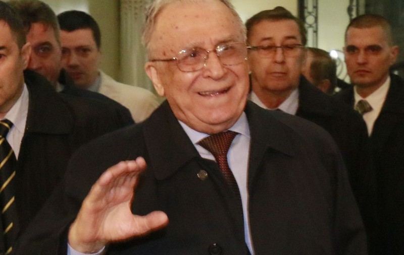 Ion Iliescu, huiduit la o dezbatere despre Revoluţie: "Eşti un criminal şi un comunist murdar de sânge | VIDEO