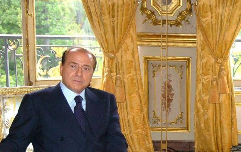A îmbătrânit sau nu mai are bani? Berlusconi a vândut vila în care îşi ţinea celebrele petreceri bunga-bunga