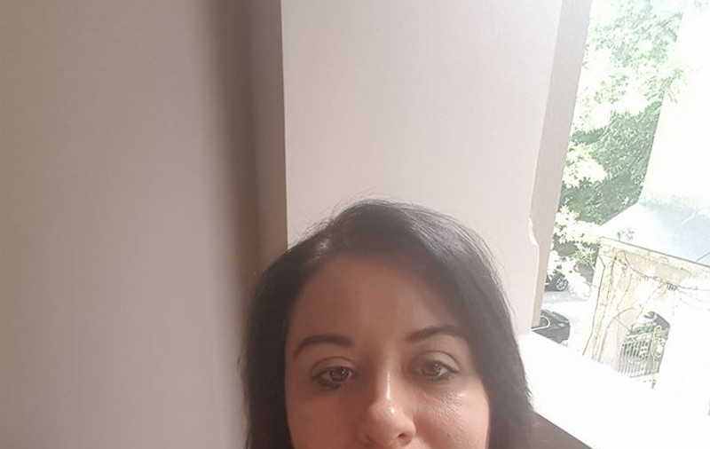 Oana Roman, în cea mai scurtă fustă. Au rămas mască atunci când au văzut-o cum a ieșit din casă