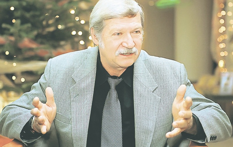 Bela Karolyi face sală de 1.000.000 $