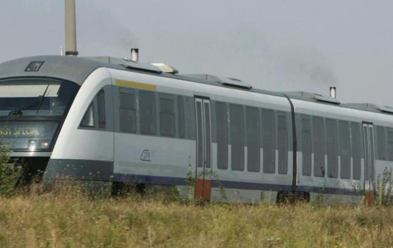 Scade preţul biletelor CFR. Află în ce condiţii!
