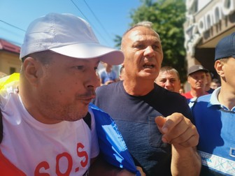 Gabriel Căldărușe (dreapta) spune că nu crede că se va încheia curând exploatarea cărbunelui