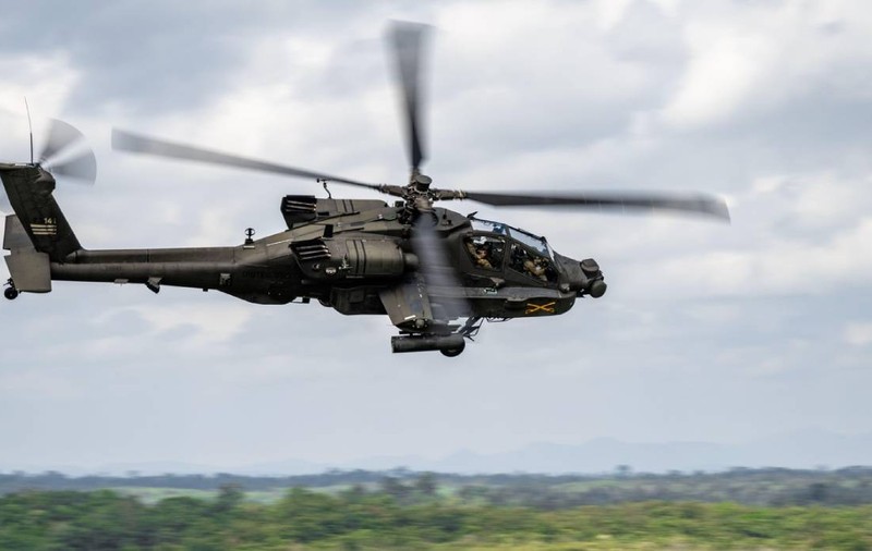 Un elicopter de atac american Apache s-a prăbușit lângă Strâmtoarea Ormuz