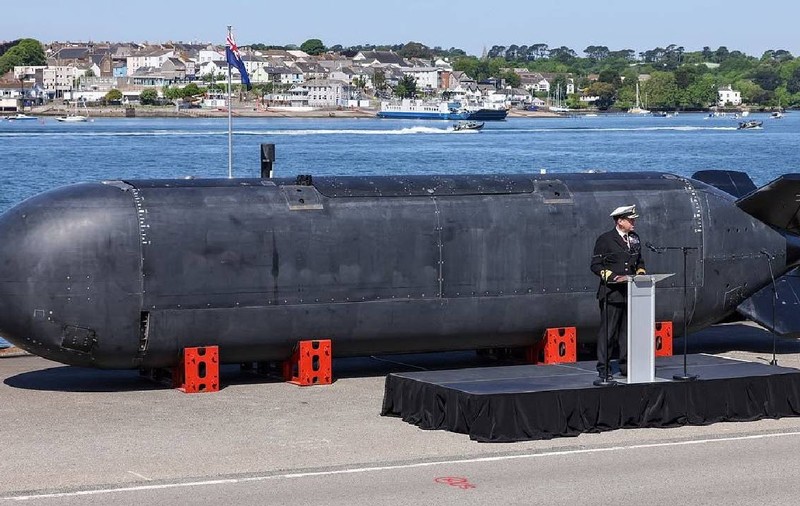 rachetă submarin excalibru