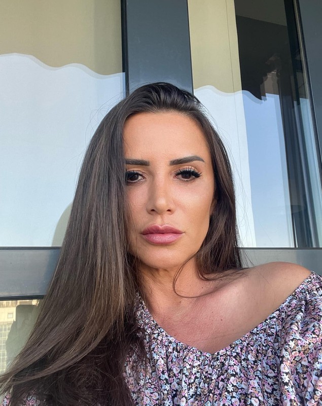 Mara Bănică spune că e nefericită: „Mă simt singură și cam a nimănui”. Vedeta a răbufnit către prietenii ei, pe care i-a făcut „ipocriți”