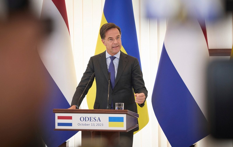 „O pereche de mâini sigure": Cine este Mark Rutte, premierul olandez favorit să preia șefia NATO