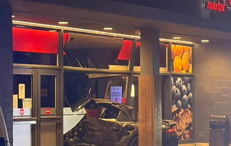 Un șofer de 33 de ani din Zwevegem, Flandra de Vest, a provocat haos duminică seara, în jurul orei 21.00, pe Doorniksesteenweg, Avelgem.